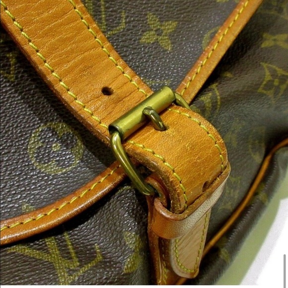 Louis Vuitton Saumer 35 Crossbody - Picture 10 of 17